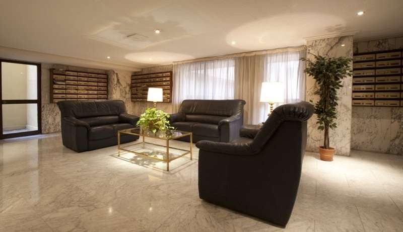 Apartamentos Goya 75 Madrid Restaurace fotografie